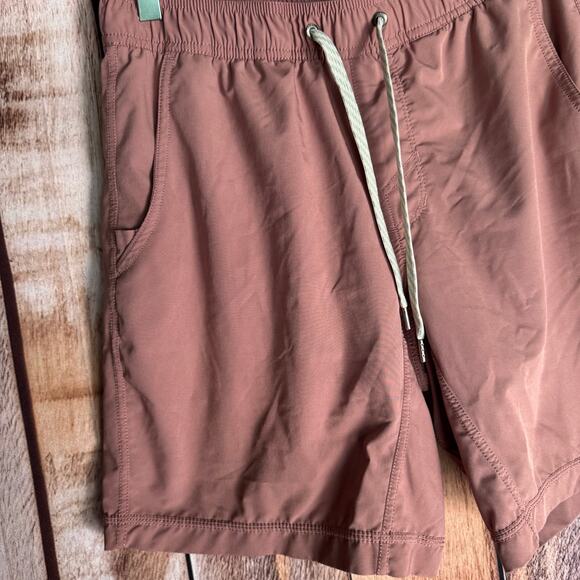 Vuori Kore Lined Shorts 7" Summer Red Small Mens Activewear Running Athleisure - Picture 3 of 8